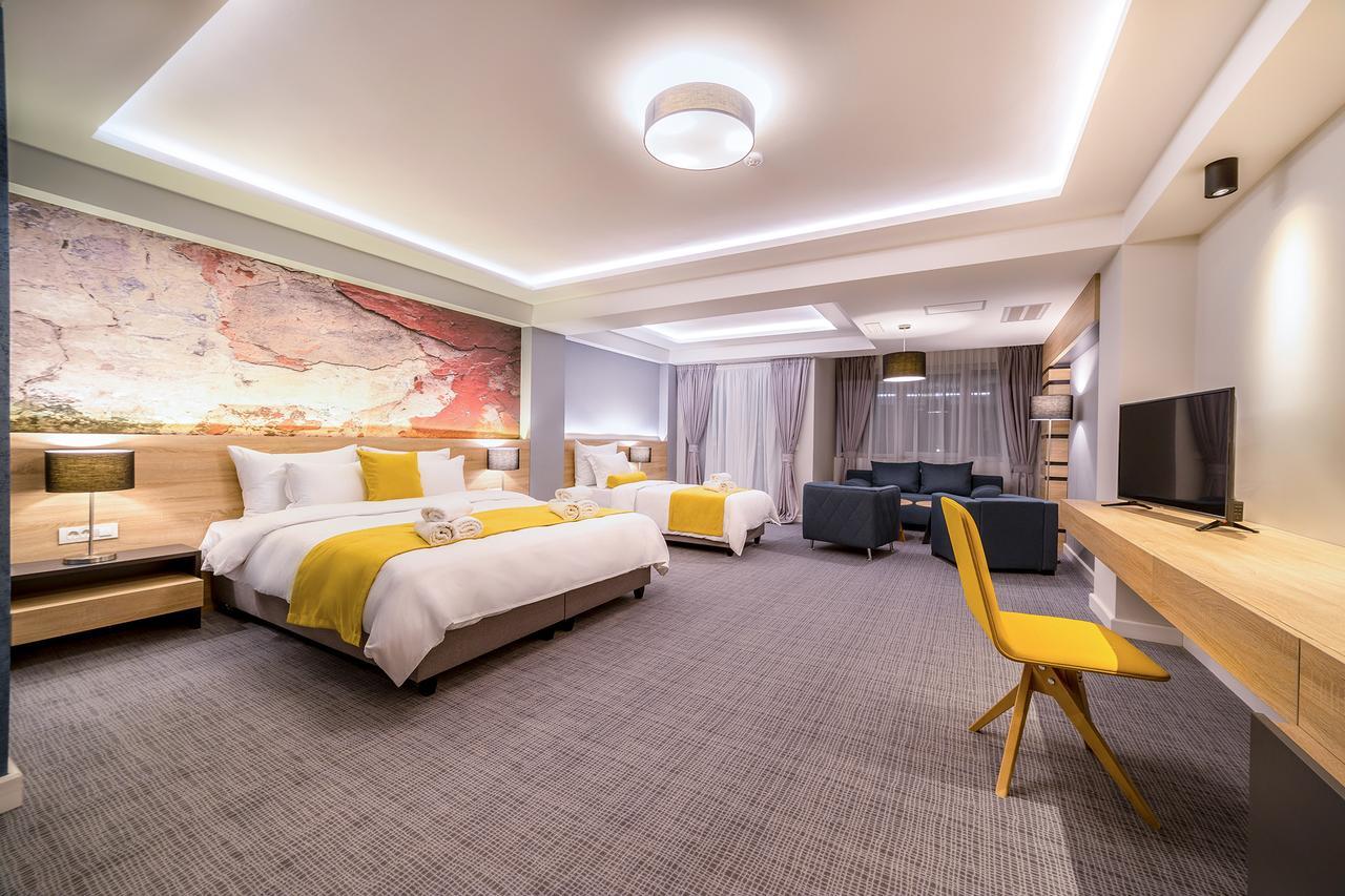 Unique - And Hotel