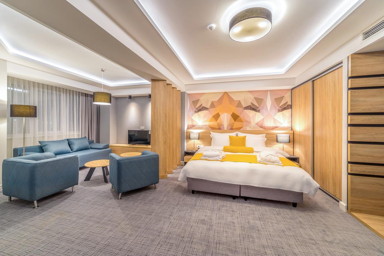 Hotel Unique - And 2*