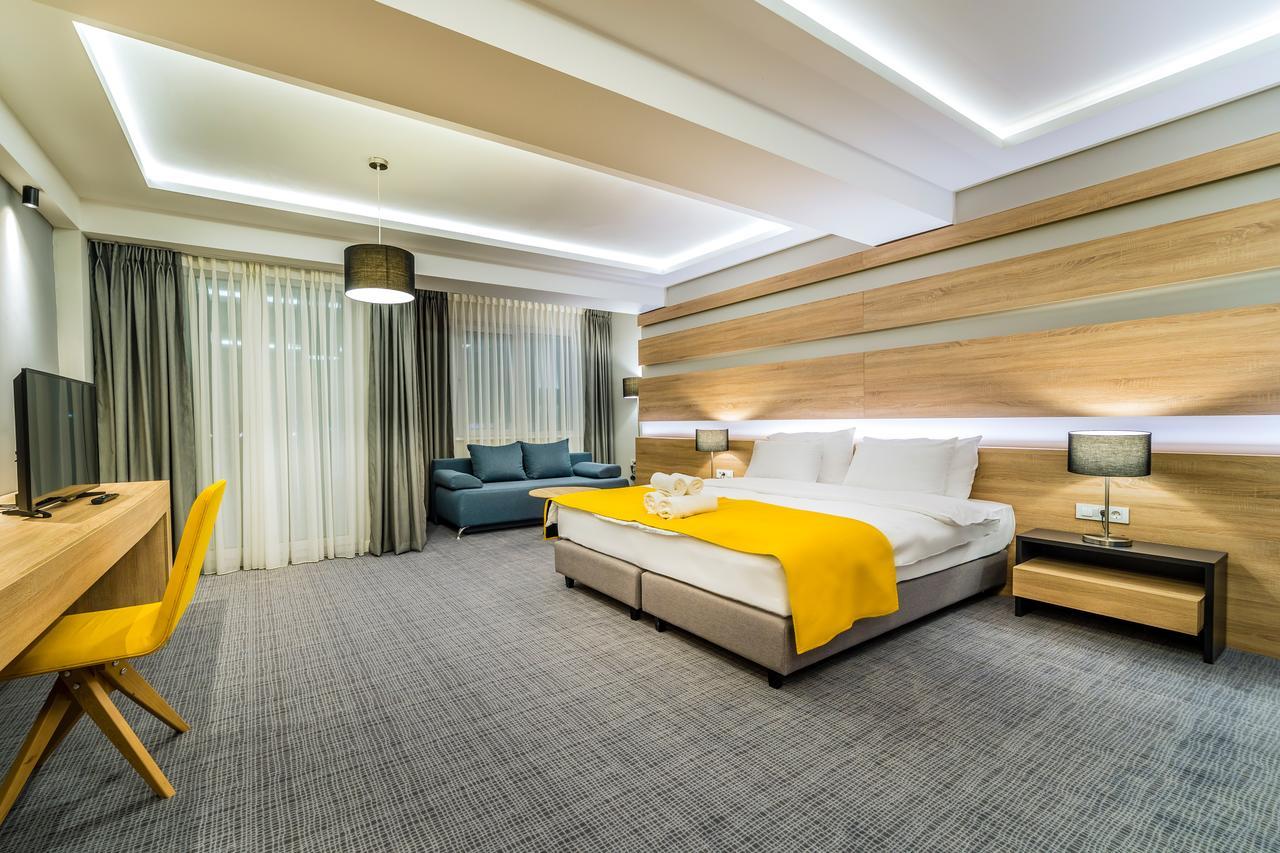 Unique - And Hotel
